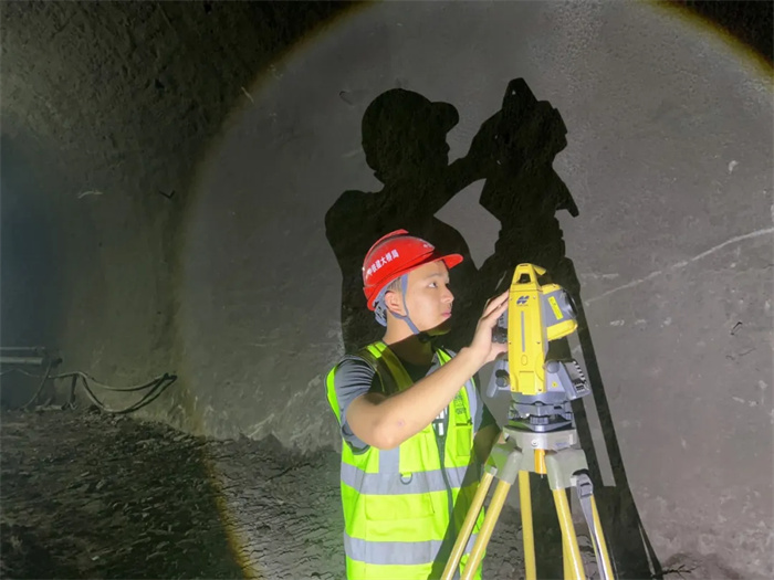 1724317847120846.jpg 榜樣引領(lǐng),追光前行——永昂實(shí)業(yè)2022年度“優(yōu)秀先進(jìn)個(gè)人”(五).jpg